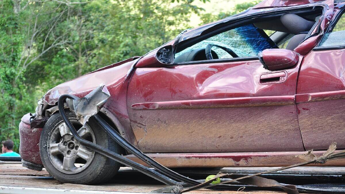 車禍後獅子大開口？委任律師陪同壓低車禍和解金，免遭敲竹槓！