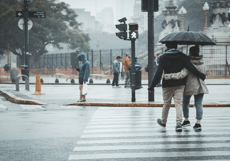 多年來與妻形同陌路！為給牽手名份老翁委請高雄律師訴訟離婚